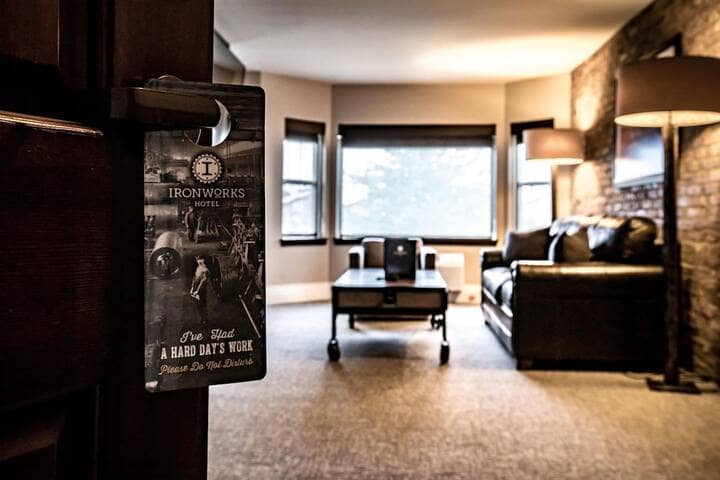 Room 25 of 51